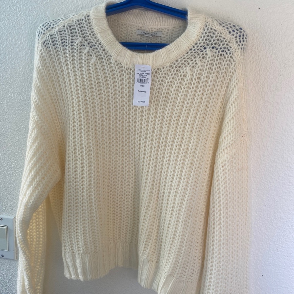 American Eagle sweater off white NWT size small